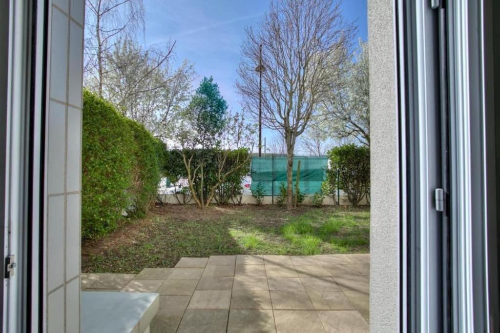 Studio Spacieux Avec Terrasse Et Parking Viry-Châtillon Eksteriør billede