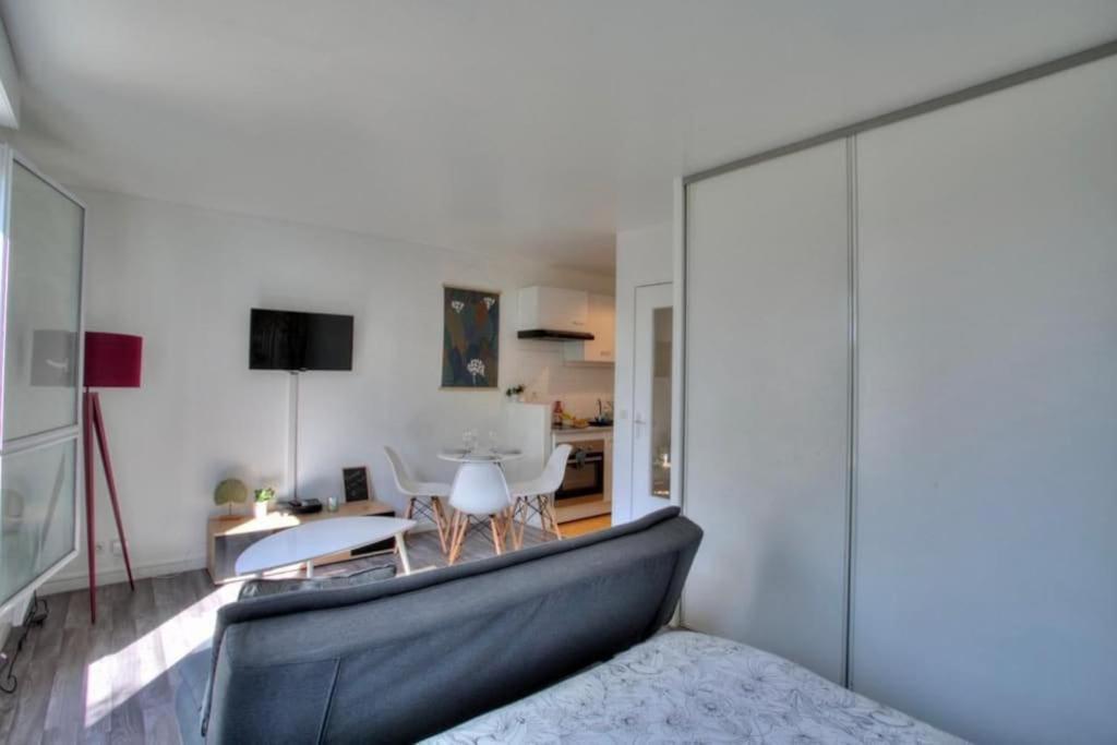 Studio Spacieux Avec Terrasse Et Parking Viry-Châtillon Eksteriør billede