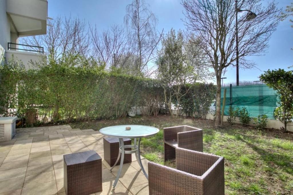 Studio Spacieux Avec Terrasse Et Parking Viry-Châtillon Eksteriør billede