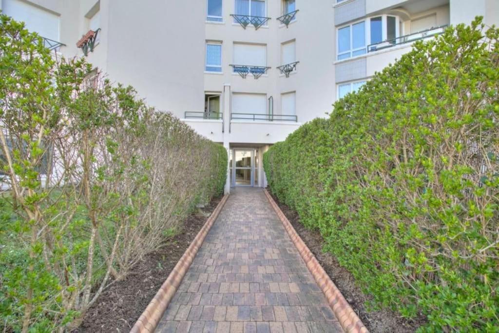 Studio Spacieux Avec Terrasse Et Parking Viry-Châtillon Eksteriør billede